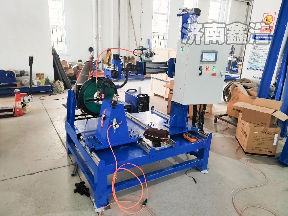 鑫浩氬弧自動焊機，智能數(shù)控，運行穩(wěn)定