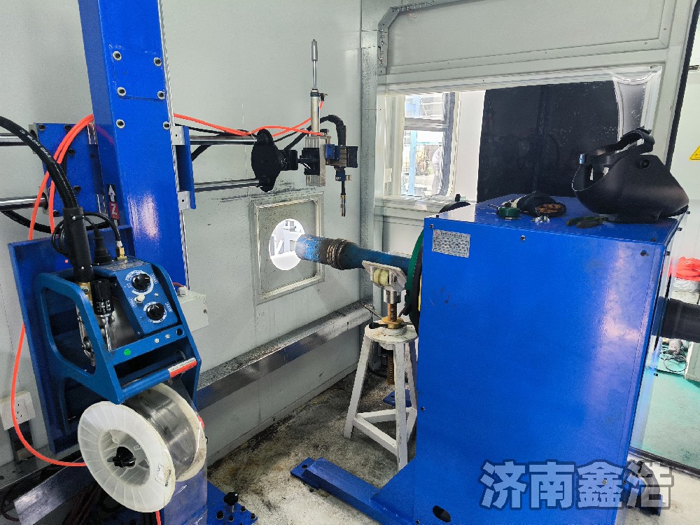 廣東客戶訂購(gòu)鑫浩臥式轉(zhuǎn)臺(tái)+手動(dòng)操作架定制款，提高焊接效率